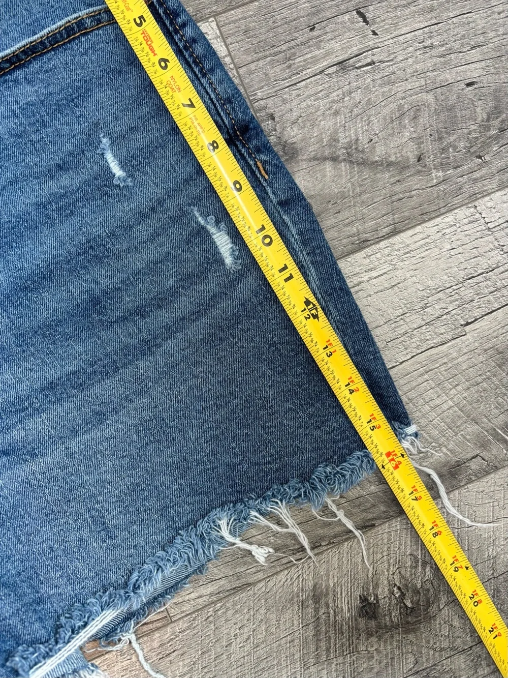Old Navy OG Straight Denim Shorts 16 High Rise Button Fly Frayed Raw Hem Smooth
